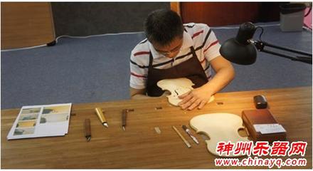 制琴狂人吳祖亮受聘非遺傳承使命 - 神州樂(lè)器網(wǎng)新聞